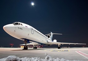 Kosmos Airlines_TU154_1