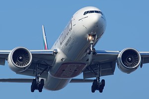 Emirates B777-300 A6-EMU_1
