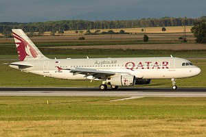 Qatar Airways A320 A7-AHU_1