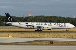 Lufthansa A340-300 D-AIGC_1