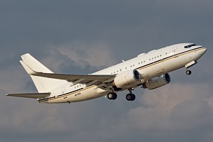 Royal Jet B737-700 A6-DAS_1