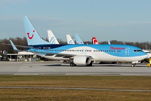 Thomson Airways B737-800 G-TAWJ_1