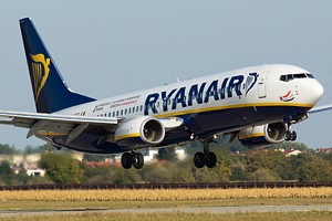Ryanair B737-800 EI-EFZ_1