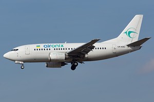 Air Onix B737-500 UR-KRC_1