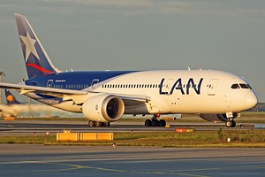 LAN B787-8 CC-BBE_1
