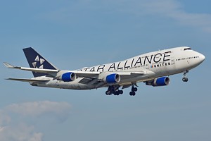 United Airlines B747-400 N121UA_1