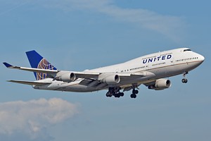 United Airlines B747-400 N104UA_1