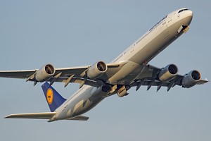 Lufthansa A340-600 D-AIHB_1