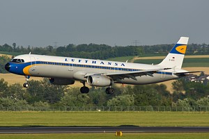 Lufthansa A321 D-AIDV_1