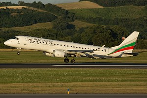 Bulgaria Air ERJ-190 LZ-VAR_1