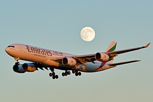 Emirates A340-500 A6-ERI_1