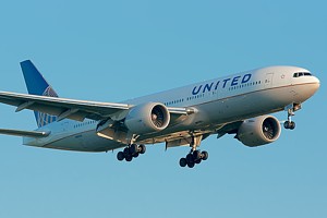 Continental B777-200 N69020_1