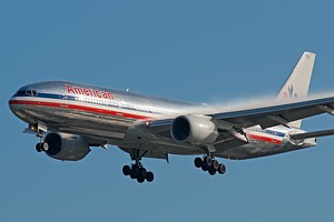 American Airlines B777-200 N755AN_1