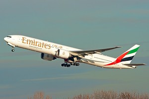 Emirates B777-300 A6-ECG_1