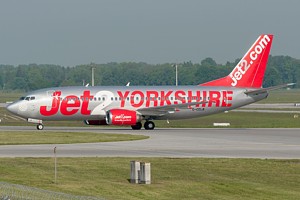 JET2 B737-300 G-CELB_1