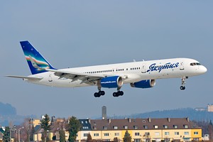 Yakutia Airlines B757-200 VQ-BCK_1