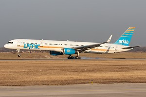 Arkia B757-300 4X-BAU_1