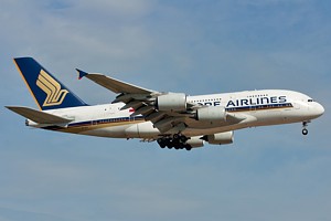 Singapore Airlines A380 9V-SKB_1