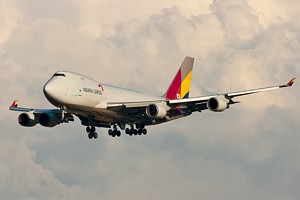 Asiana Airlines B747-400F HL7419_1
