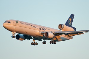Saudia MD-11 HZ-ANB_1
