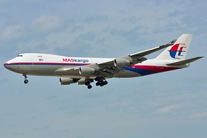 Malaysia B747-400 9M-MPS_1