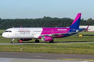 Wizz Air Airbus A321 HA-LXG