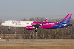 Wizz Air Airbus A321 HA-LXH