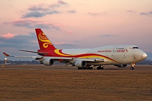 Yangtze River Express Boeing 747-400 B-2432