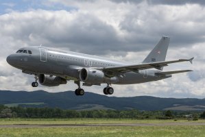 Hungarian Air Force Airbus A319 605