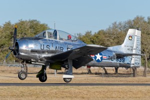Private North American T-28 Trojan N82FT