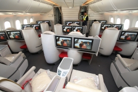 Royal Jordanian B787-8 JY-BAA_1